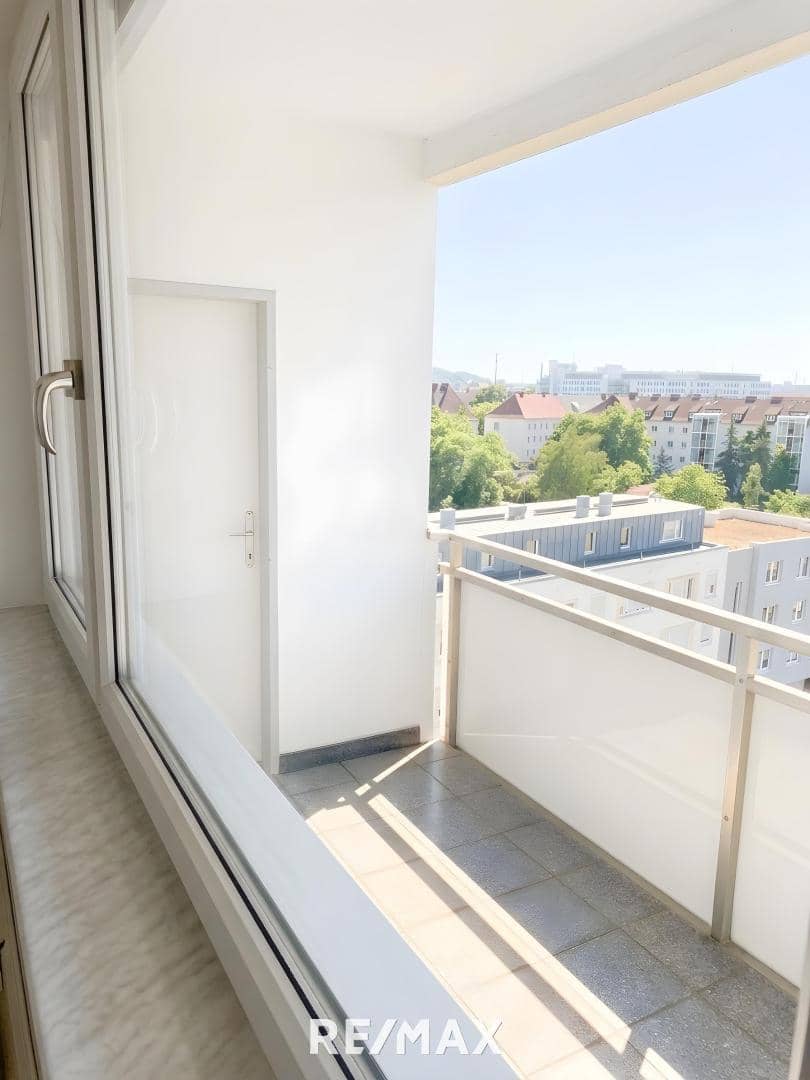 Apartment with strong yield Loggia and two parking spaces