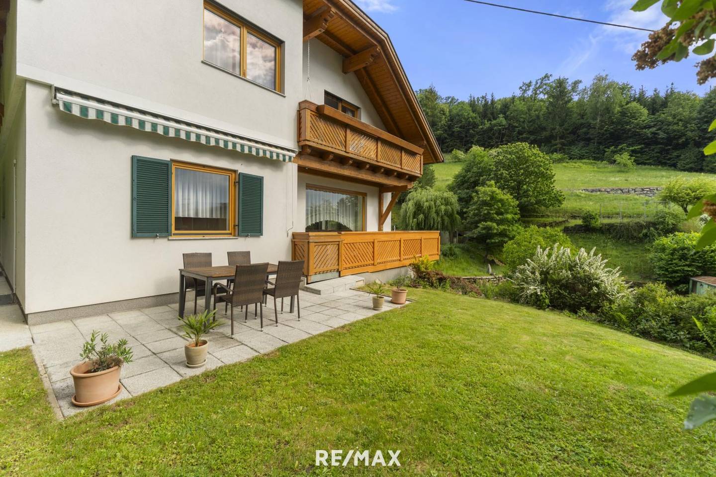 Großzügiges Zweifamilienhaus mit Panoramablick und Garten in Wolfsberg