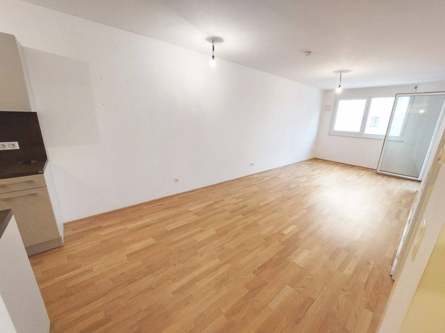 Apartment in a new build with loggia and ceiling cooling