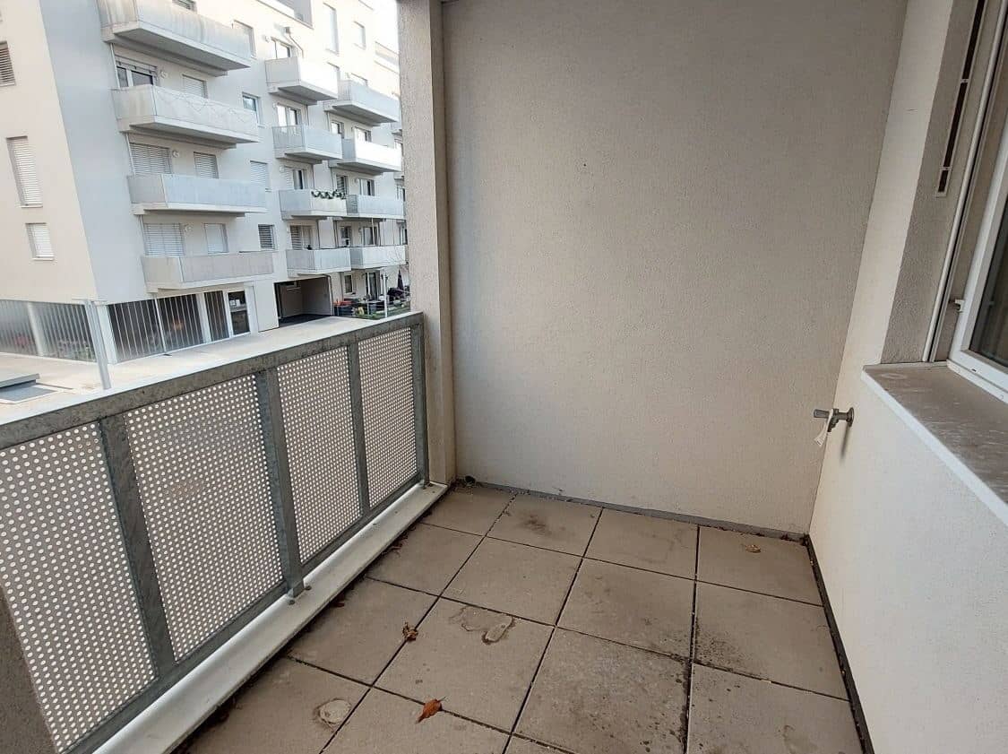 Apartment in a new build with loggia and ceiling cooling