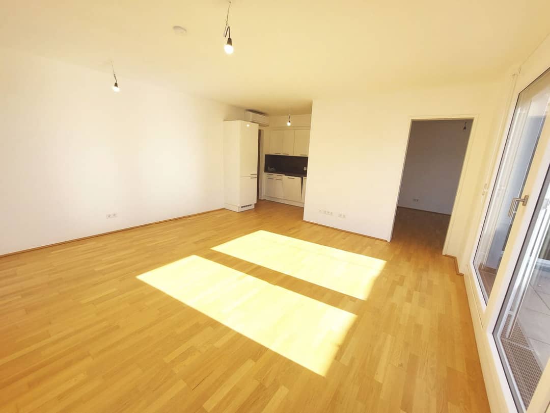 Attic apartment with terrace air conditioning
