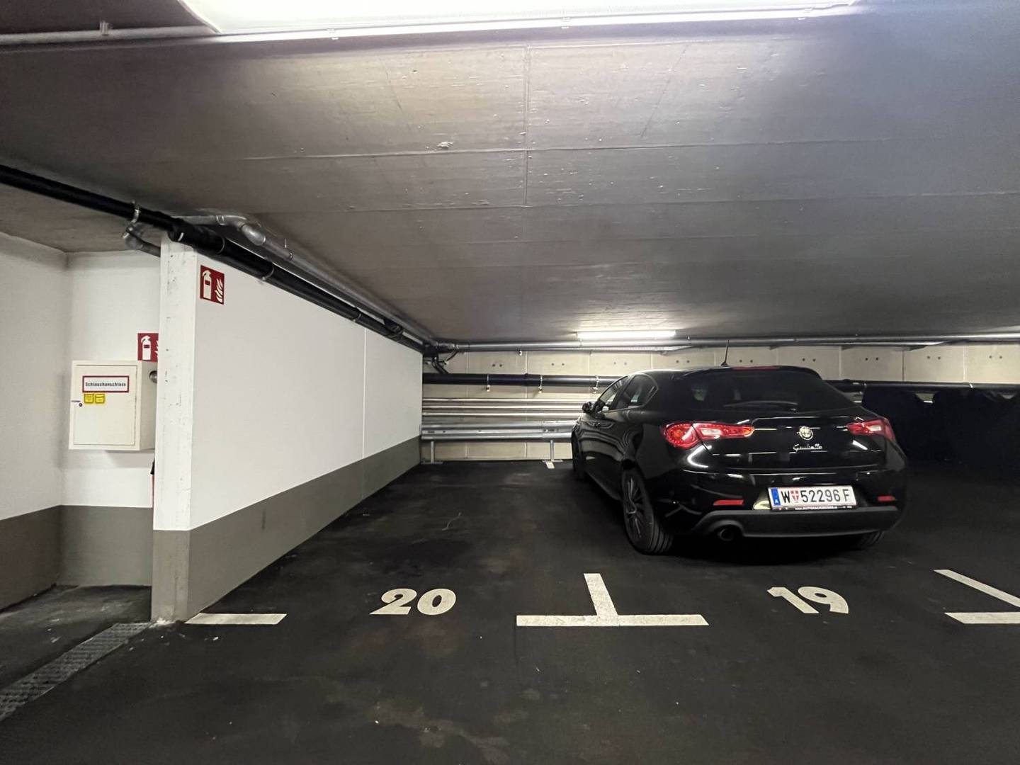 Parking space in new build near Matzleinsdorfer Platz