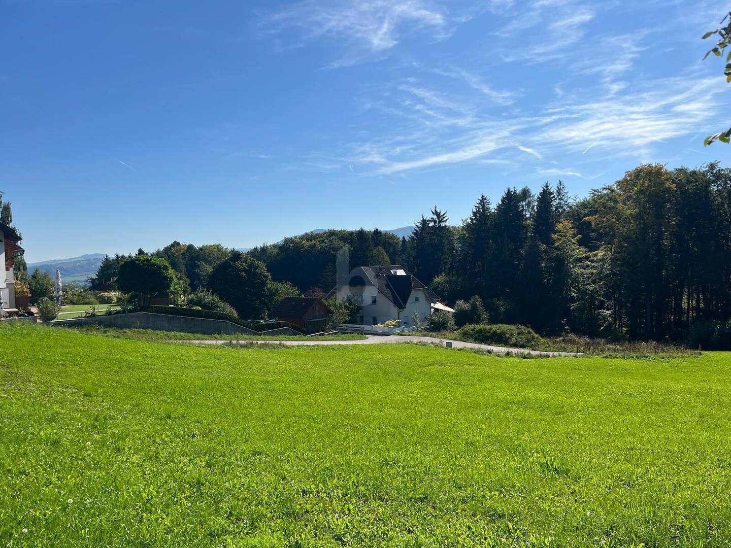 Sonniger Südhang mit unverbaubarem Blick und Zentrumsnähe Anlegerwohnung