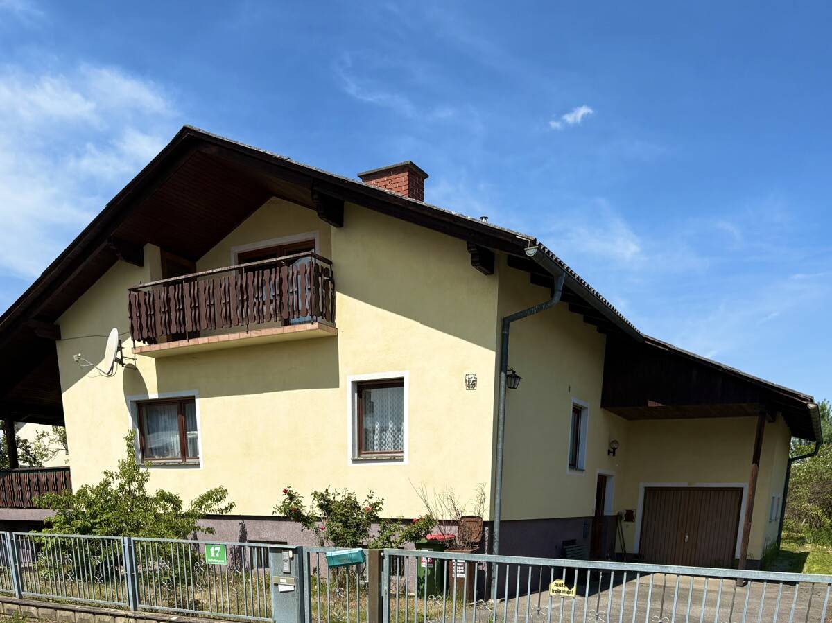 Einfamilienhaus in Sackstraßenlage mit Garten Garage und zweiter Wohneinheit