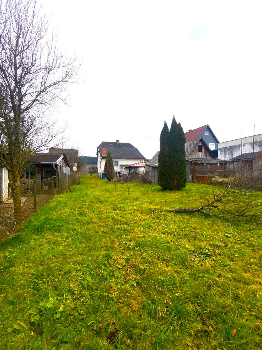 Charmantes Einfamilienhaus mit großem Garten und Garage in sonniger Lage