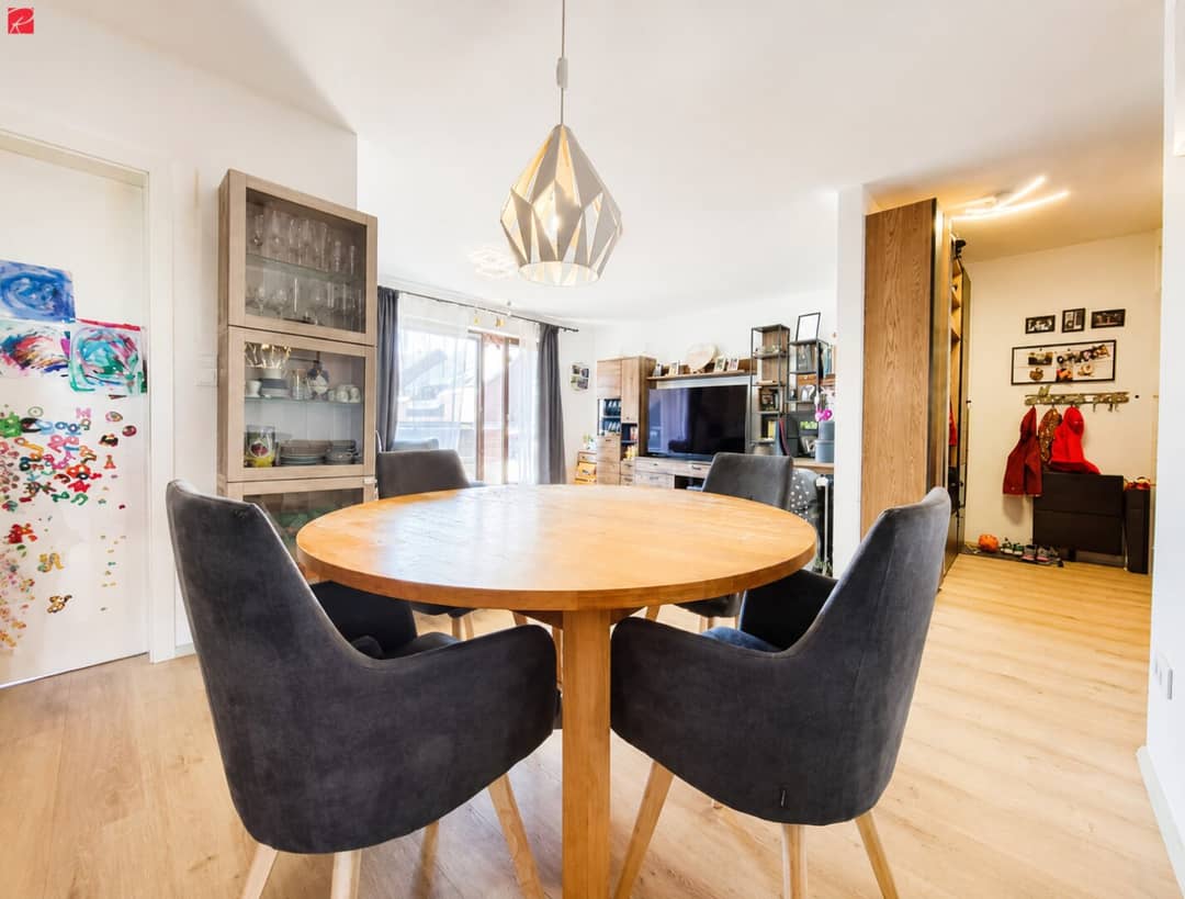Dachgeschosswohnung nahe Zentrum mit zwei Loggien