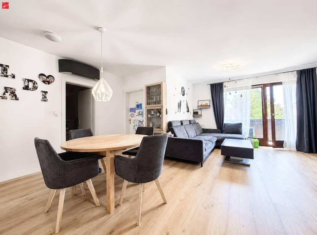 Attic apartment near center with two loggias