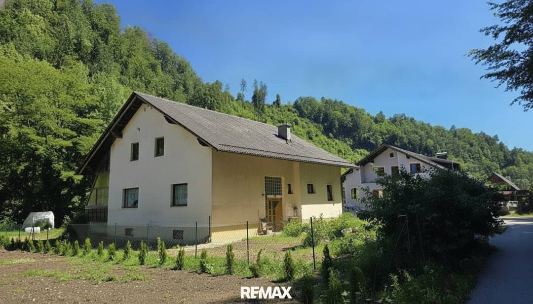 Teilsaniertes Einfamilienhaus mit Garage und großem Grundstück in Krottendorf-Gaisfeld