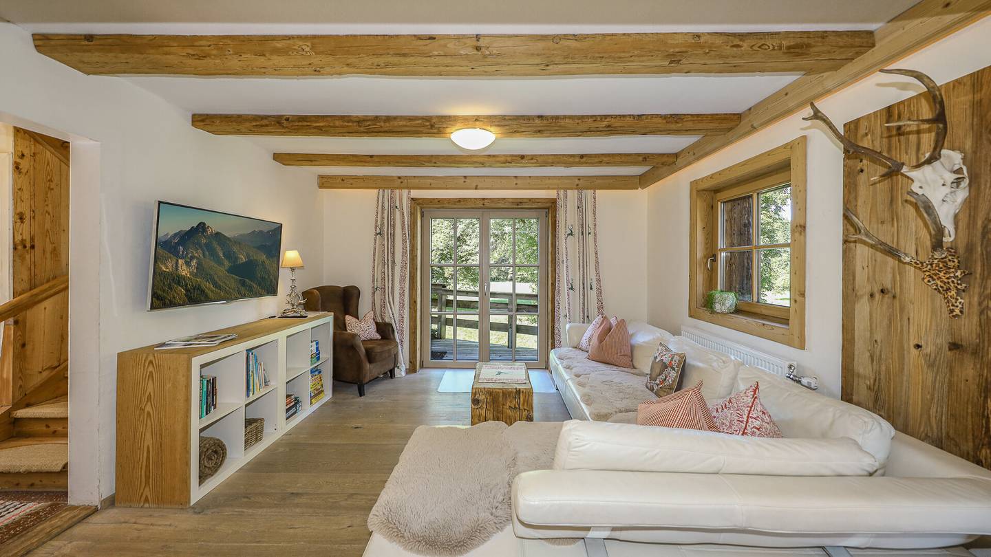 Charming Tyrolean Chalet with Terrace and Kaiser View