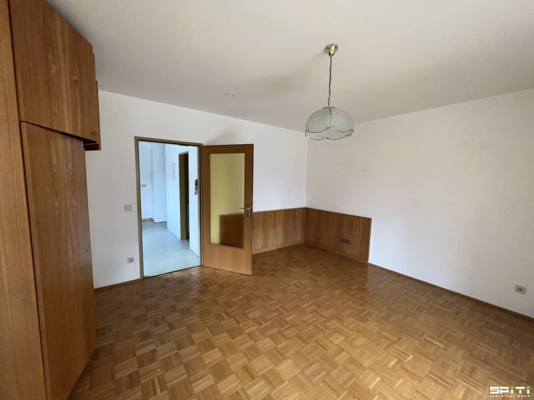 Apartment with sunny loggia on the first floor