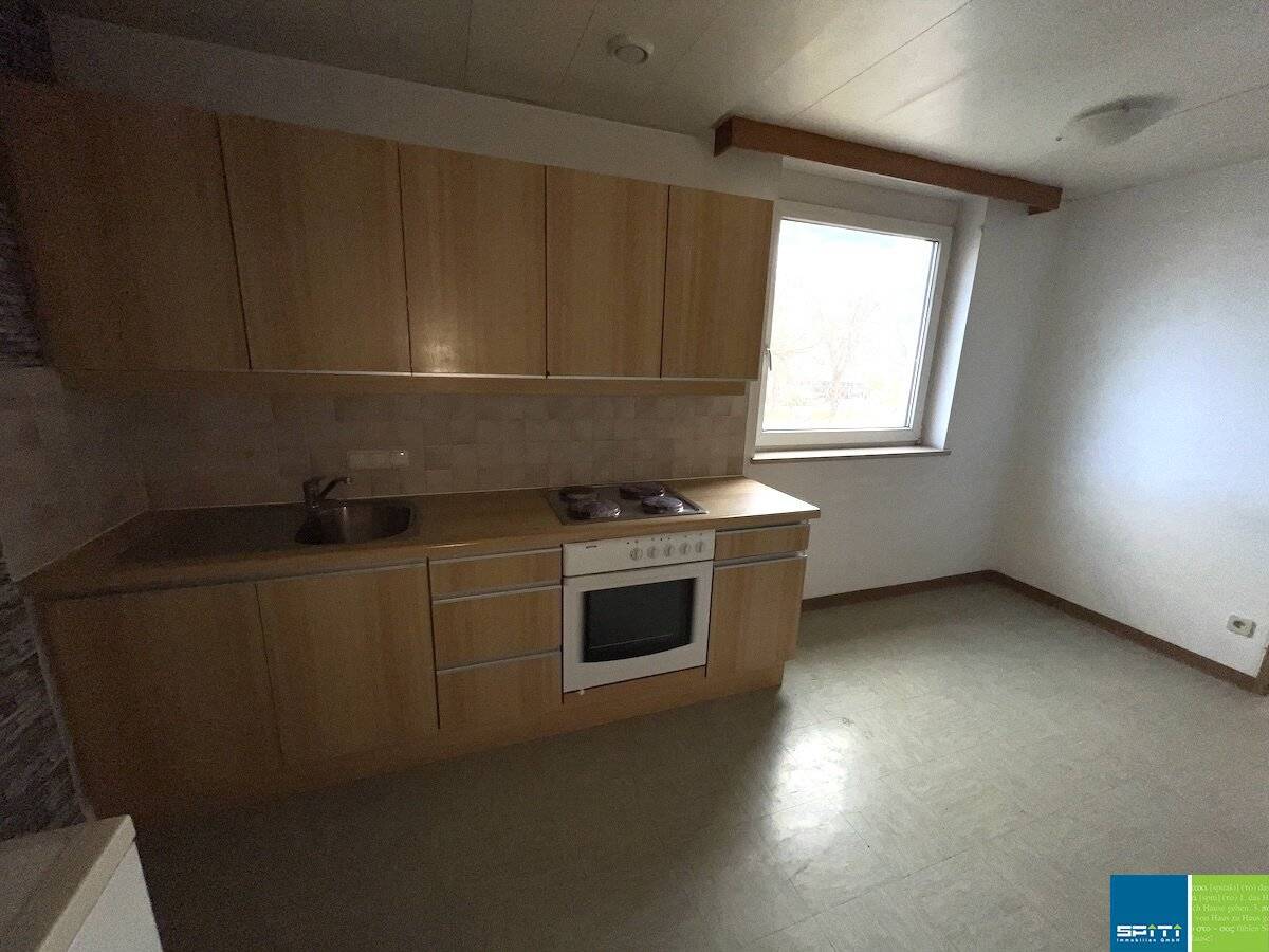 Wohnung mit Loggia und Lift im ersten Stock