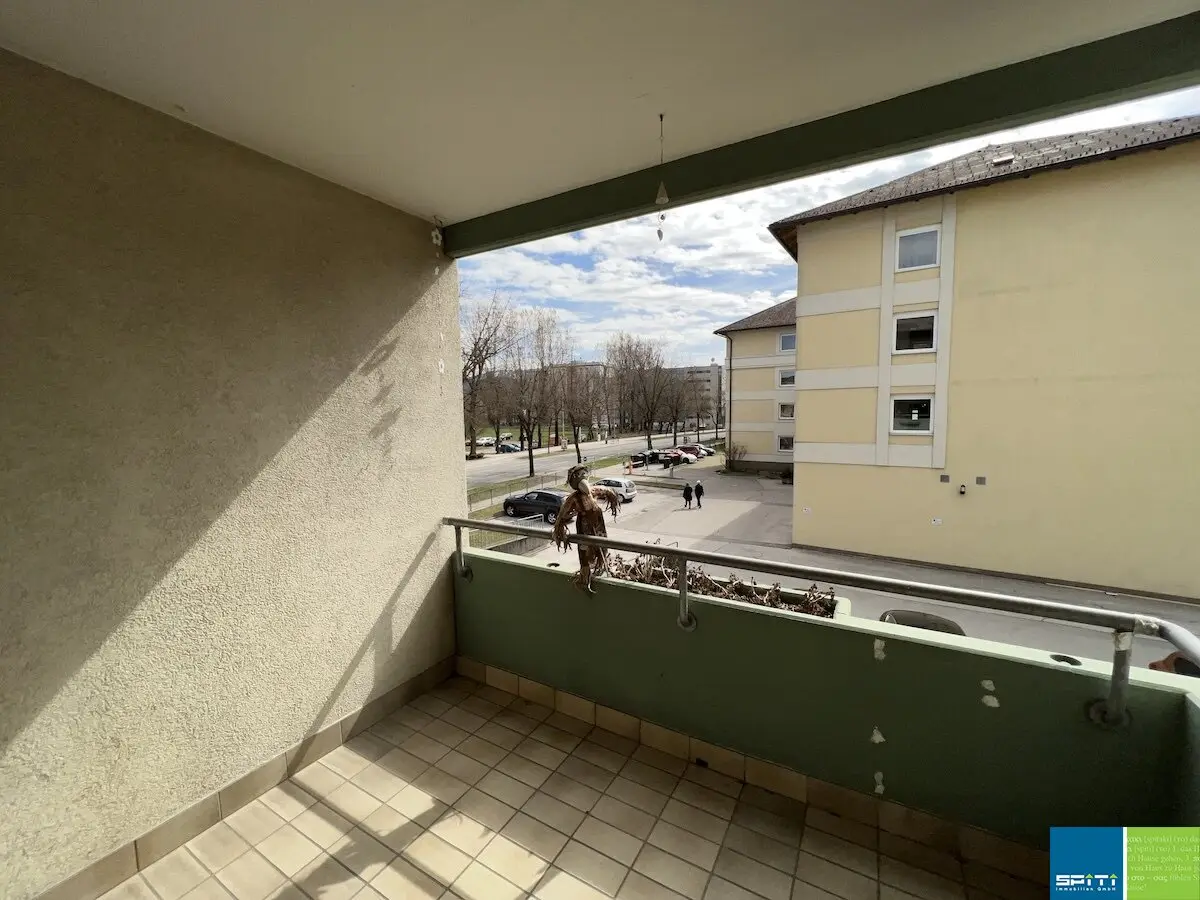 Apartment with loggia and lift on the first floor