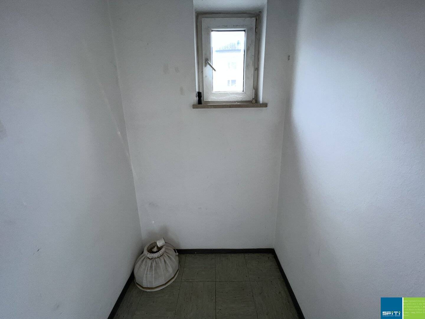 Wohnung mit Loggia im Erdgeschoss nahe Uni