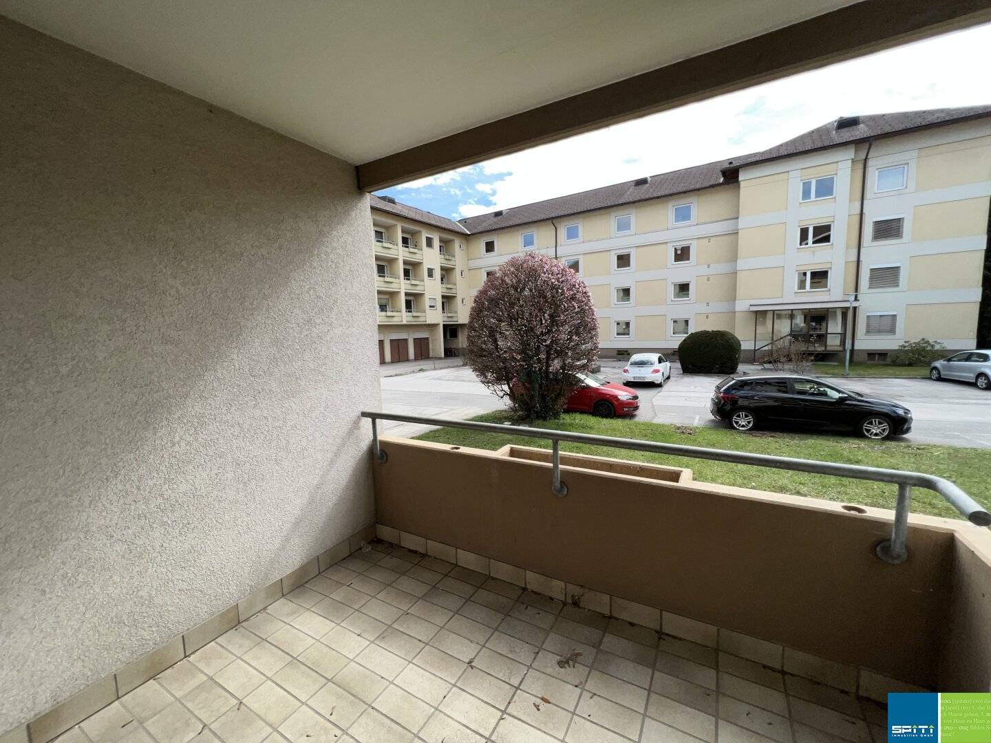 Wohnung mit Loggia im Erdgeschoss nahe Uni
