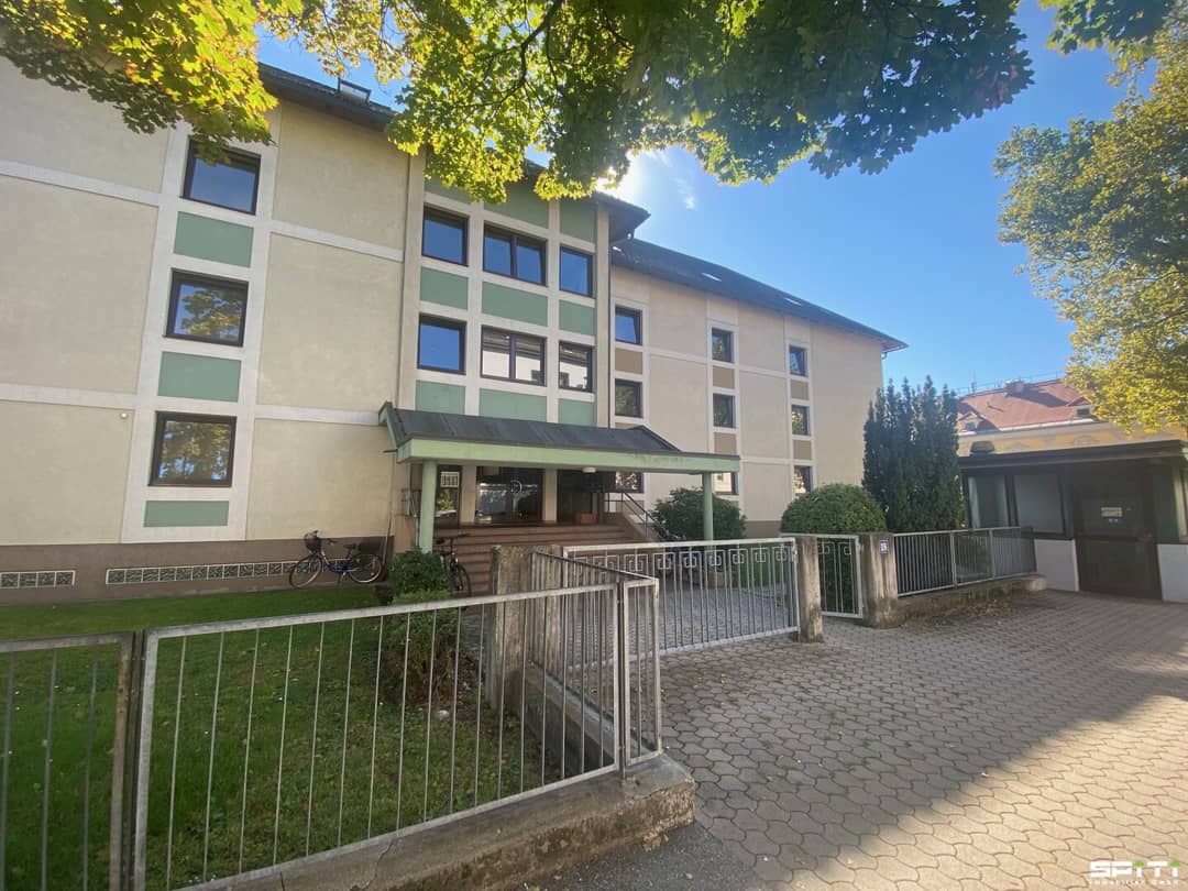 Wohnung mit Loggia im Erdgeschoss nahe Uni