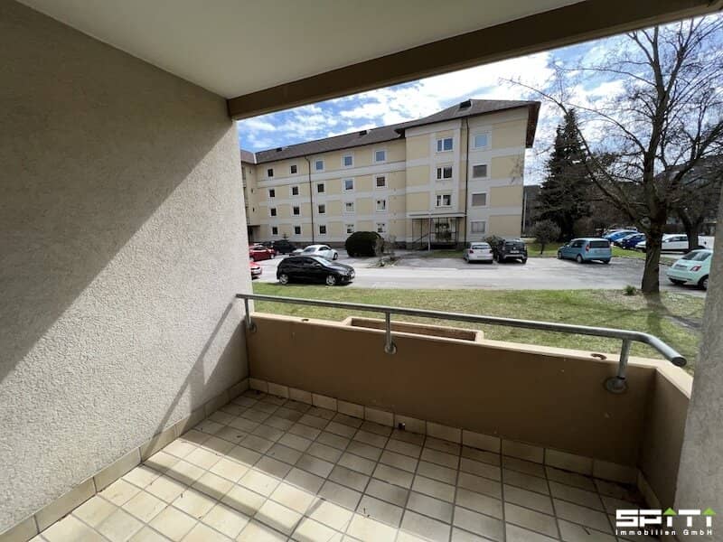 Wohnung mit Loggia im Erdgeschoss nahe Universität