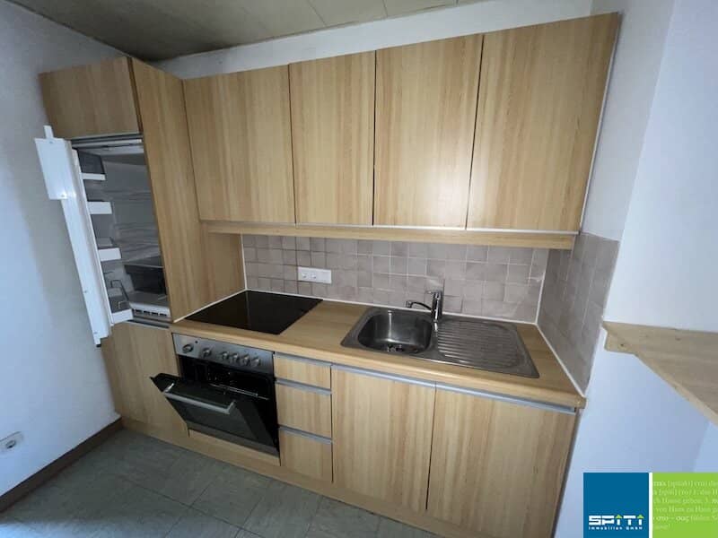 Wohnung mit Loggia im ersten Stock und Aufzug