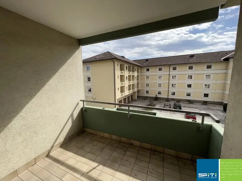 Wohnung with loggia and lift south facing