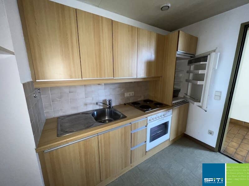 Wohnung mit Loggia im zweiten Stock Lift