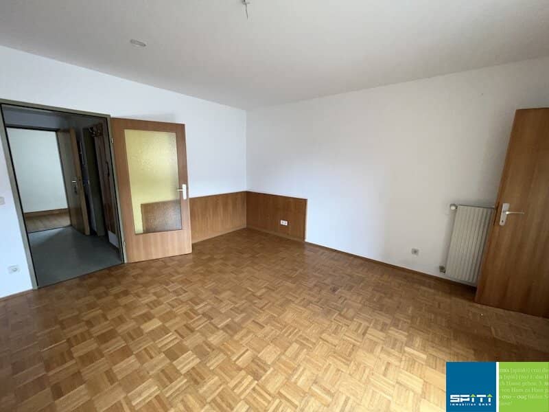 Wohnung mit Loggia im zweiten Stock Lift