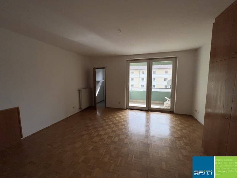 Wohnung mit Loggia im zweiten Stock Lift