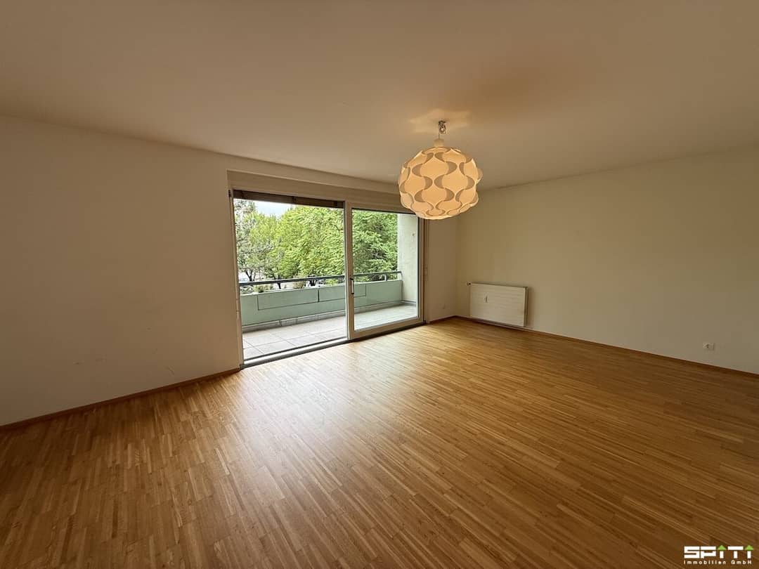 Apartment with loggia and parking near the city center