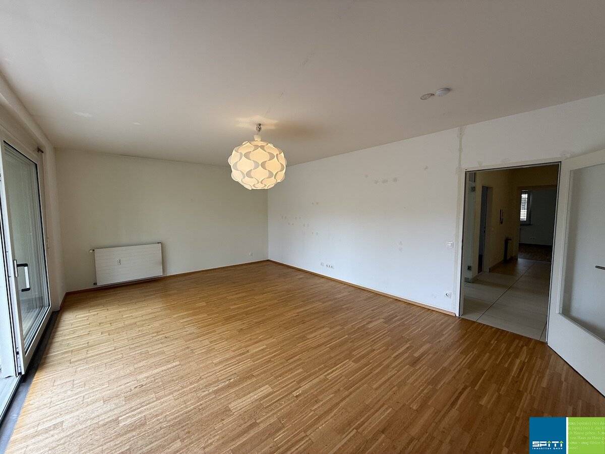 Wohnung mit Loggia und Parkplatz nahe Innenstadt