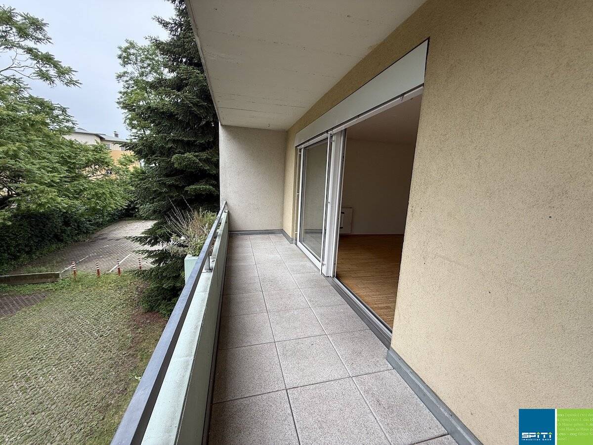 Wohnung mit Loggia und Parkplatz nahe Innenstadt
