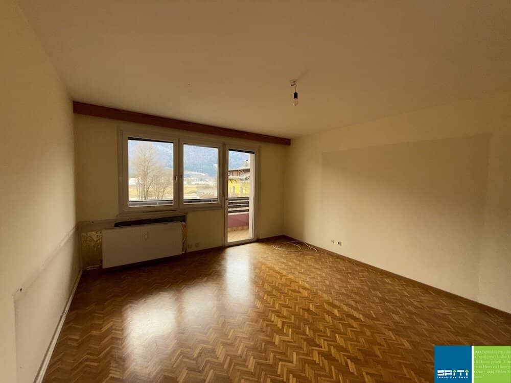 Apartment with south facing loggia in quiet area