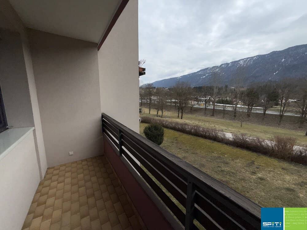 Apartment with south facing loggia in quiet area