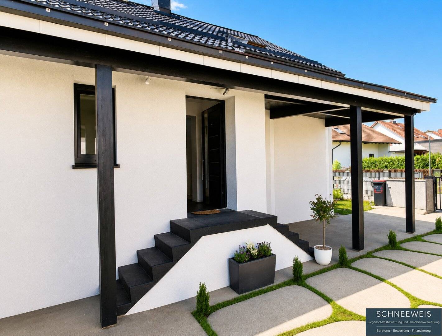 Modernisiertes Einfamilienhaus mit Pool und Grillhaus in ruhiger Lage