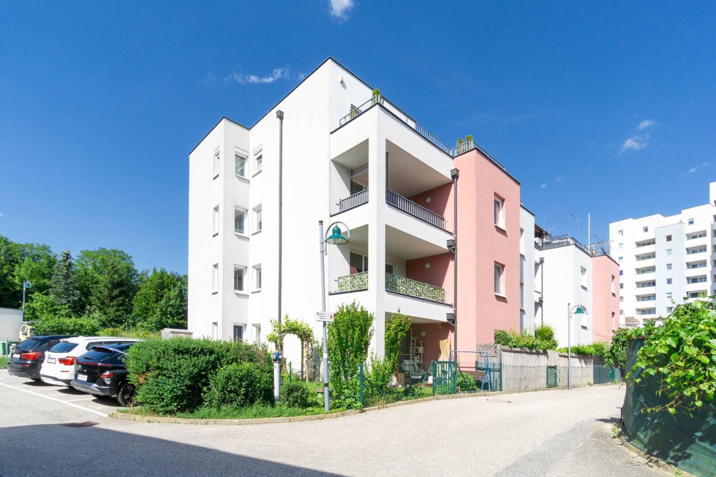 Wohnung mit Klimaanlage und Balkon Stellplatz