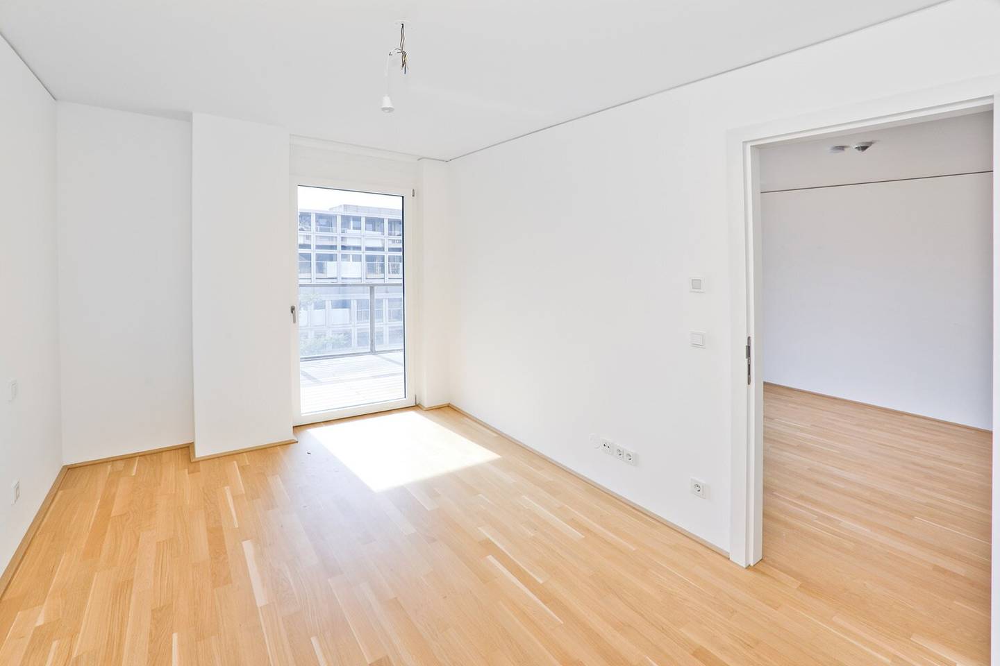 Apartment new build balcony near U4