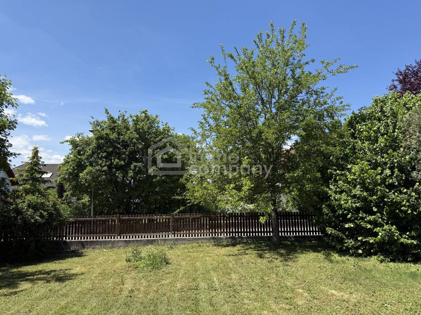 Well-maintained family house with wellness area and panoramic view