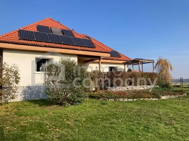 Gepflegtes Einfamilienhaus mit Wellnessbereich und Weitblick