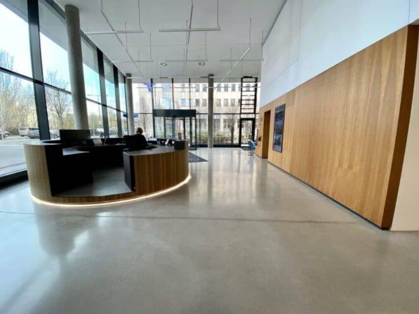 Office Space with Terrace and Elevators by the Danube Canal