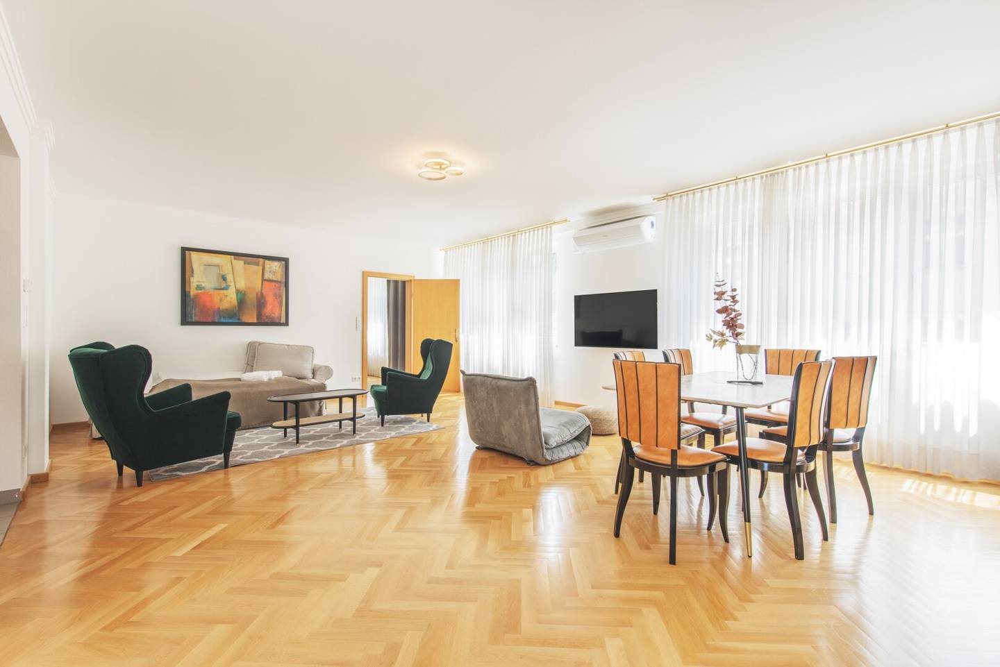 Charmantes Einfamilienhaus mit Dachgarten und Ausbaupotential