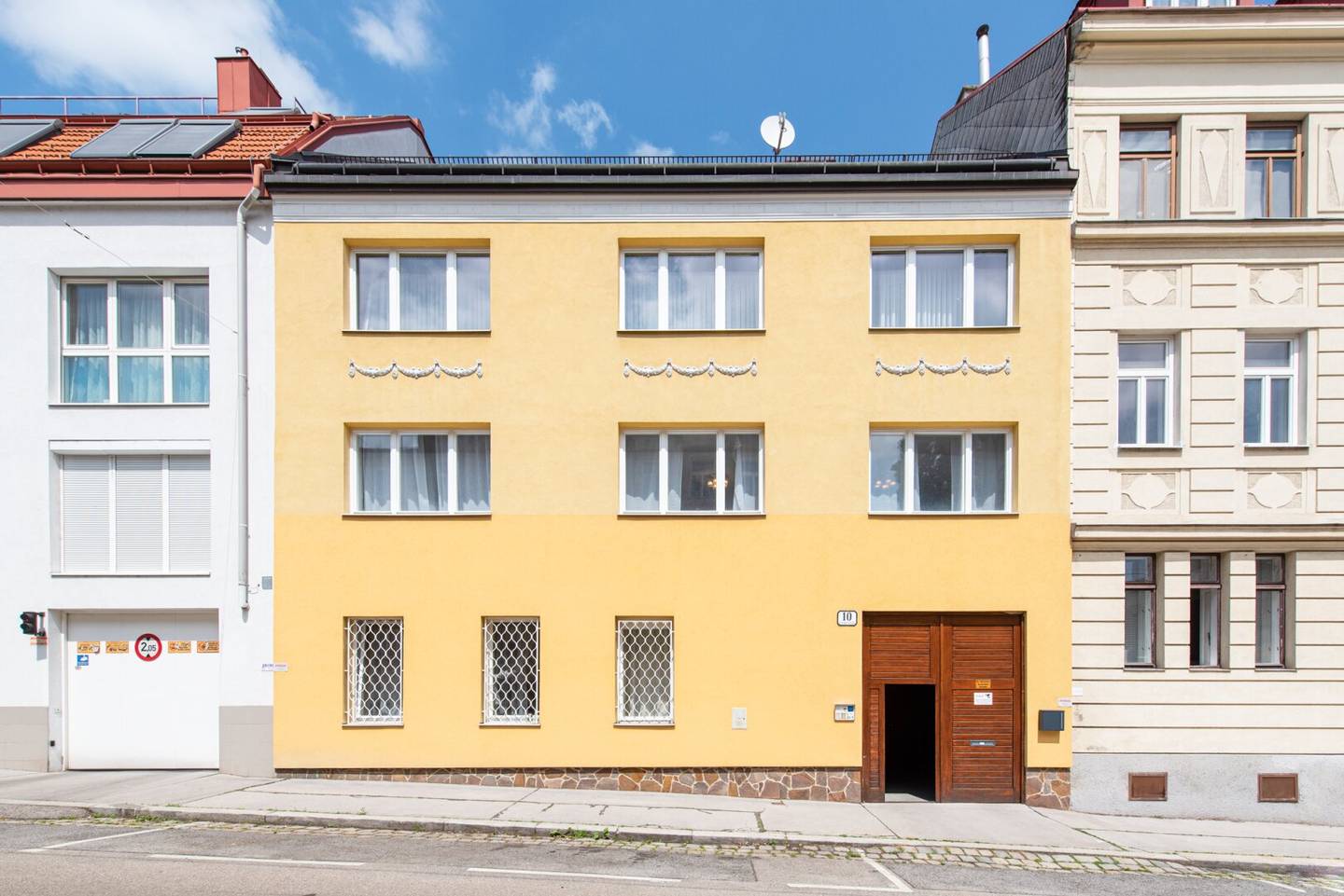 Charmantes Zinshaus mit Dachgarten im 18. Bezirk