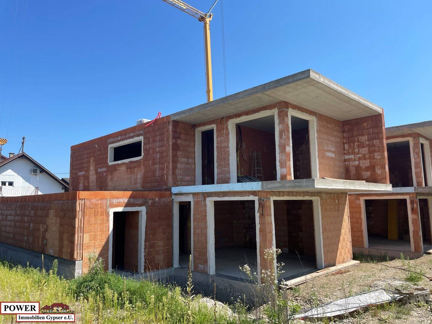 Your dream house in a short construction time by PI Bau GmbH Also shell construction possible","de":"Ihr TRAUMHAUS in kurzer Bauzeit von der Firma PI Bau GmbH !! Auch nur Rohbau möglich !!!"},