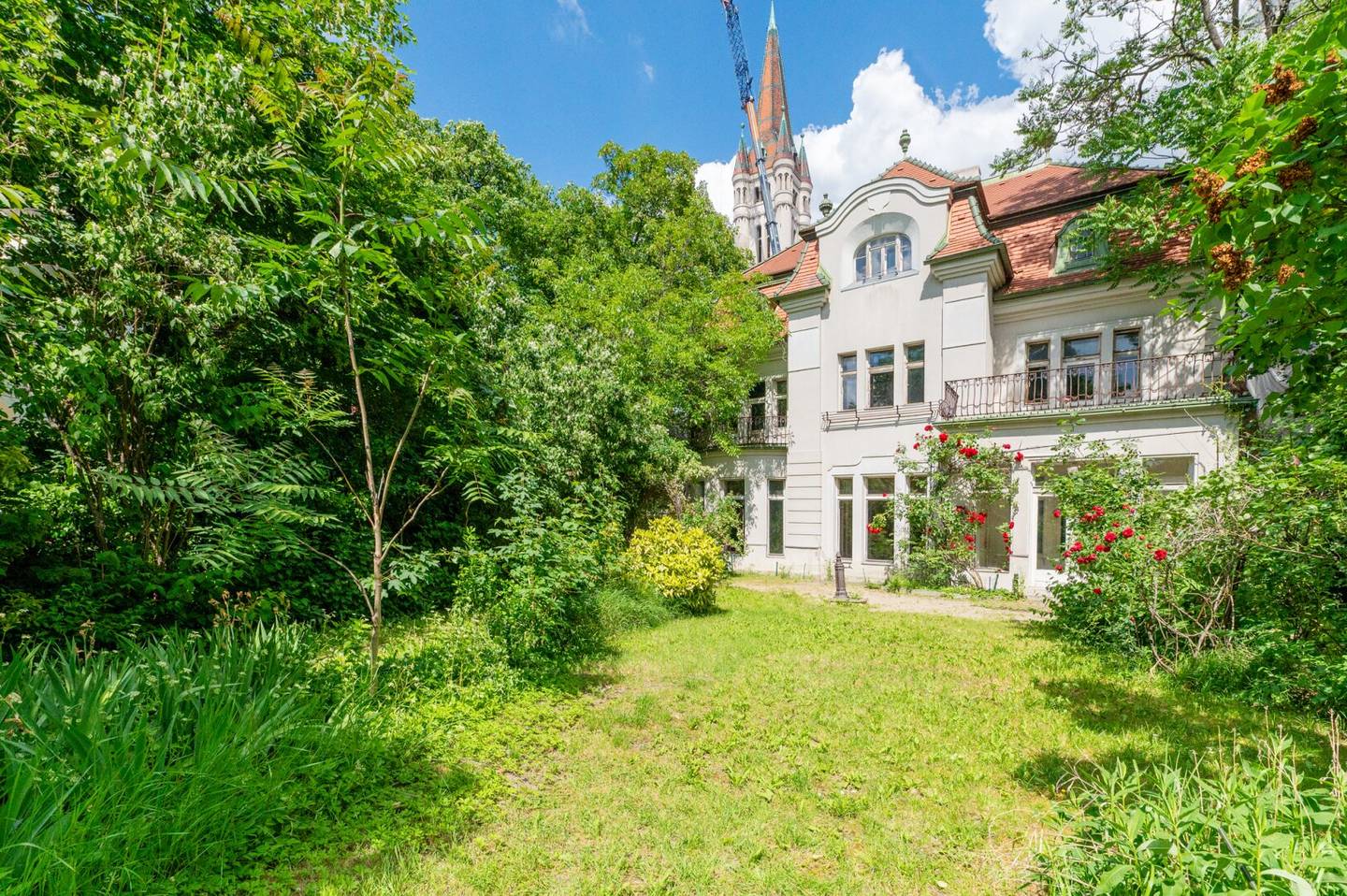 Belle Époque Villa mit Garten und Tiefgarage