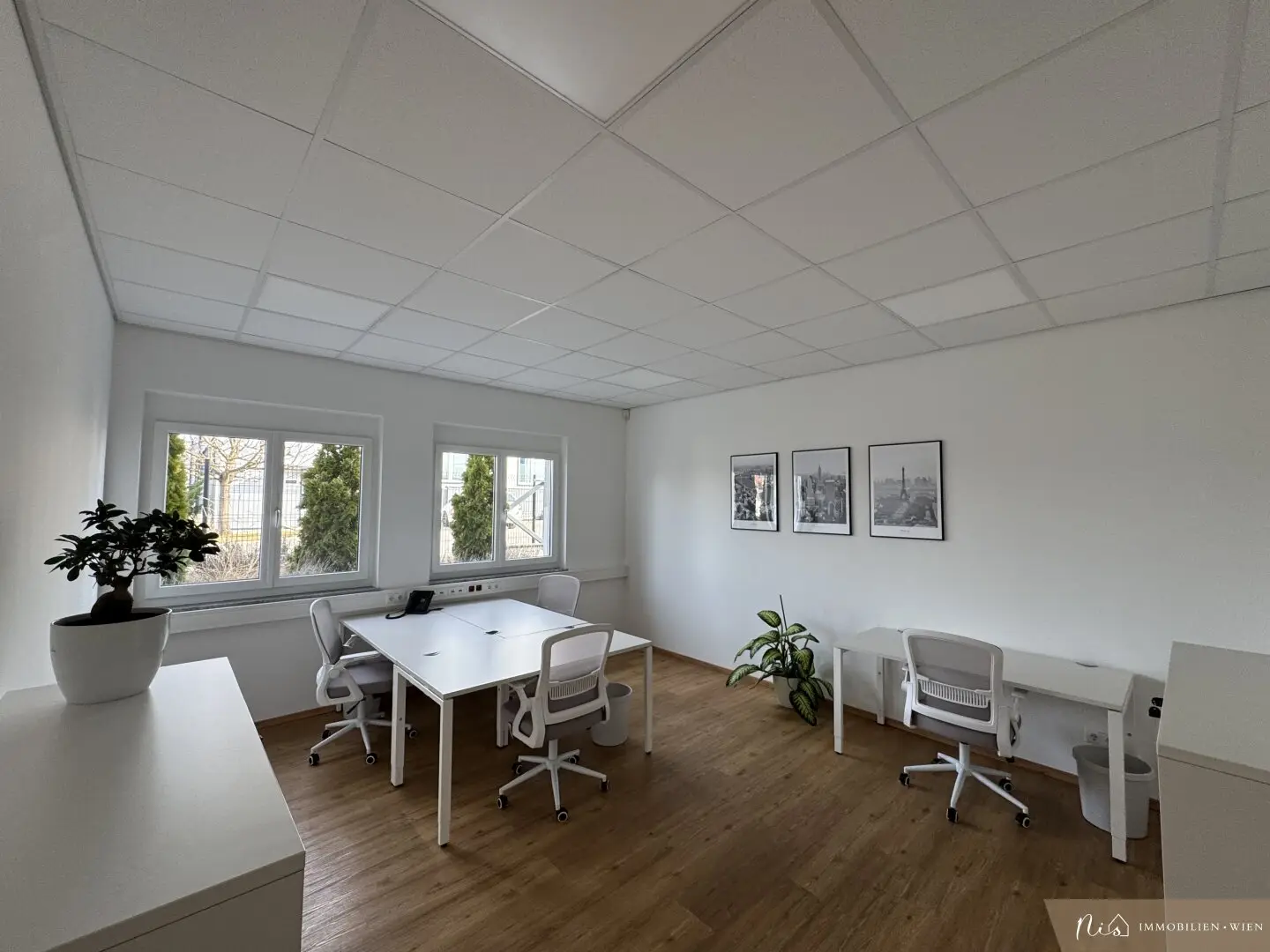Furnished Office with Air Conditioning and 24 Hour Access