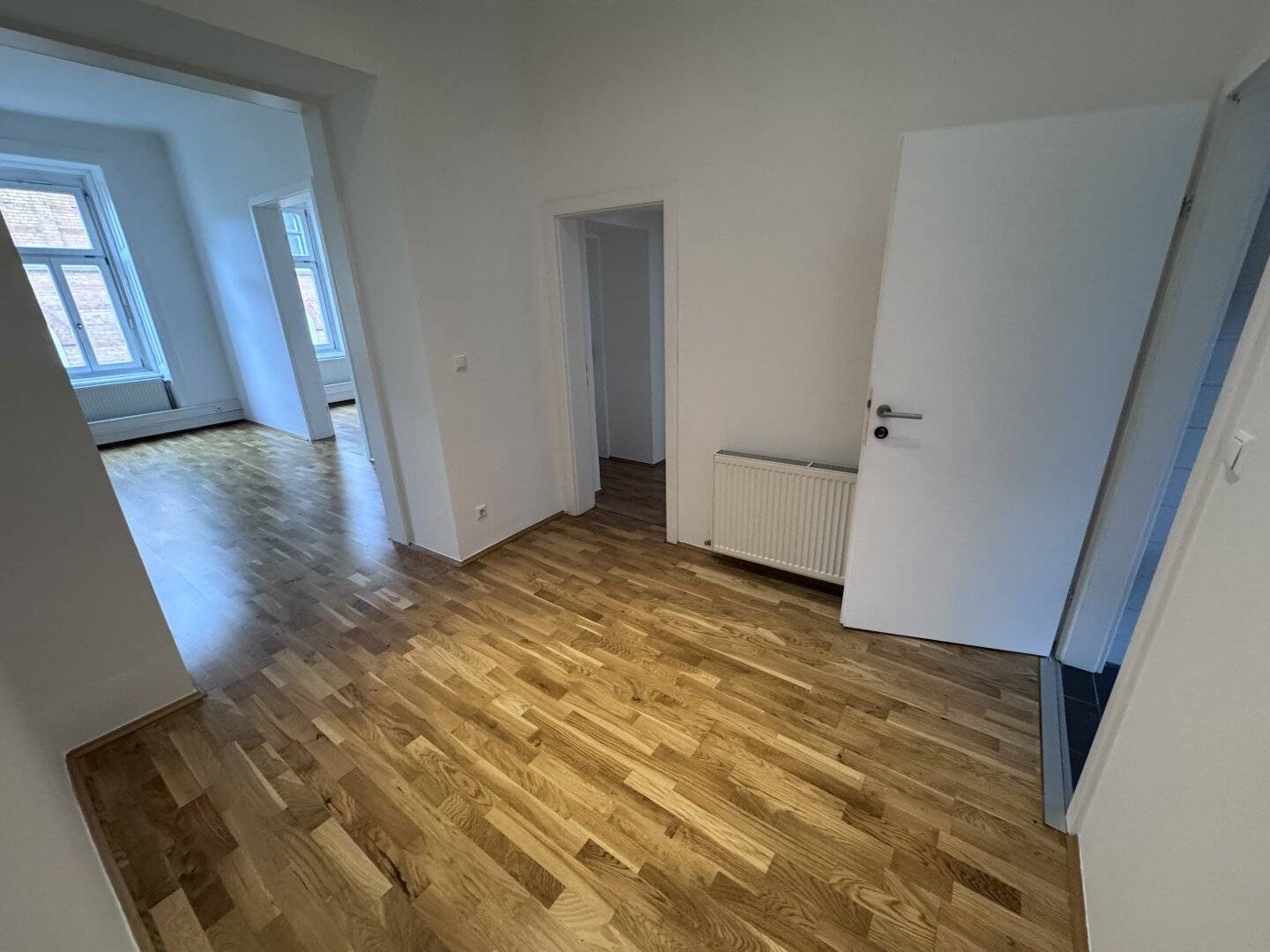 Office Space with Air Conditioning in Servitenviertel