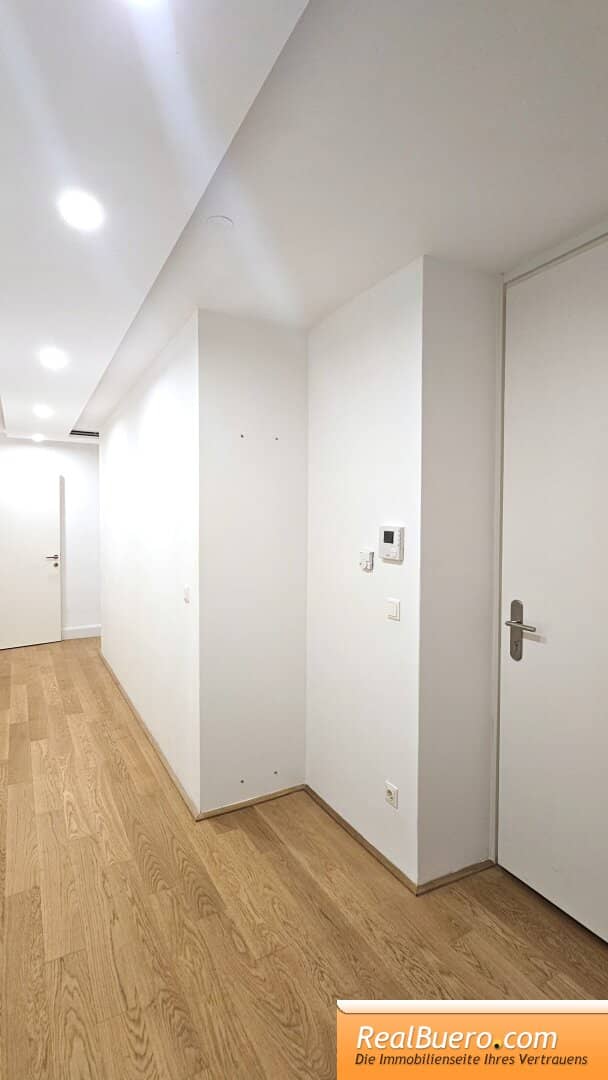 MAISONETTE MIT BALKON, TERRASSE UND AUF WUNSCH MIT GARAGENPLATZ IN NASCHMARKTNÄHE
