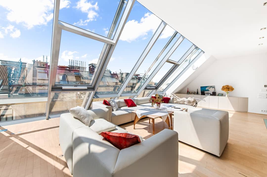 Top floor apartment with rooftop garden and Karlskirche view