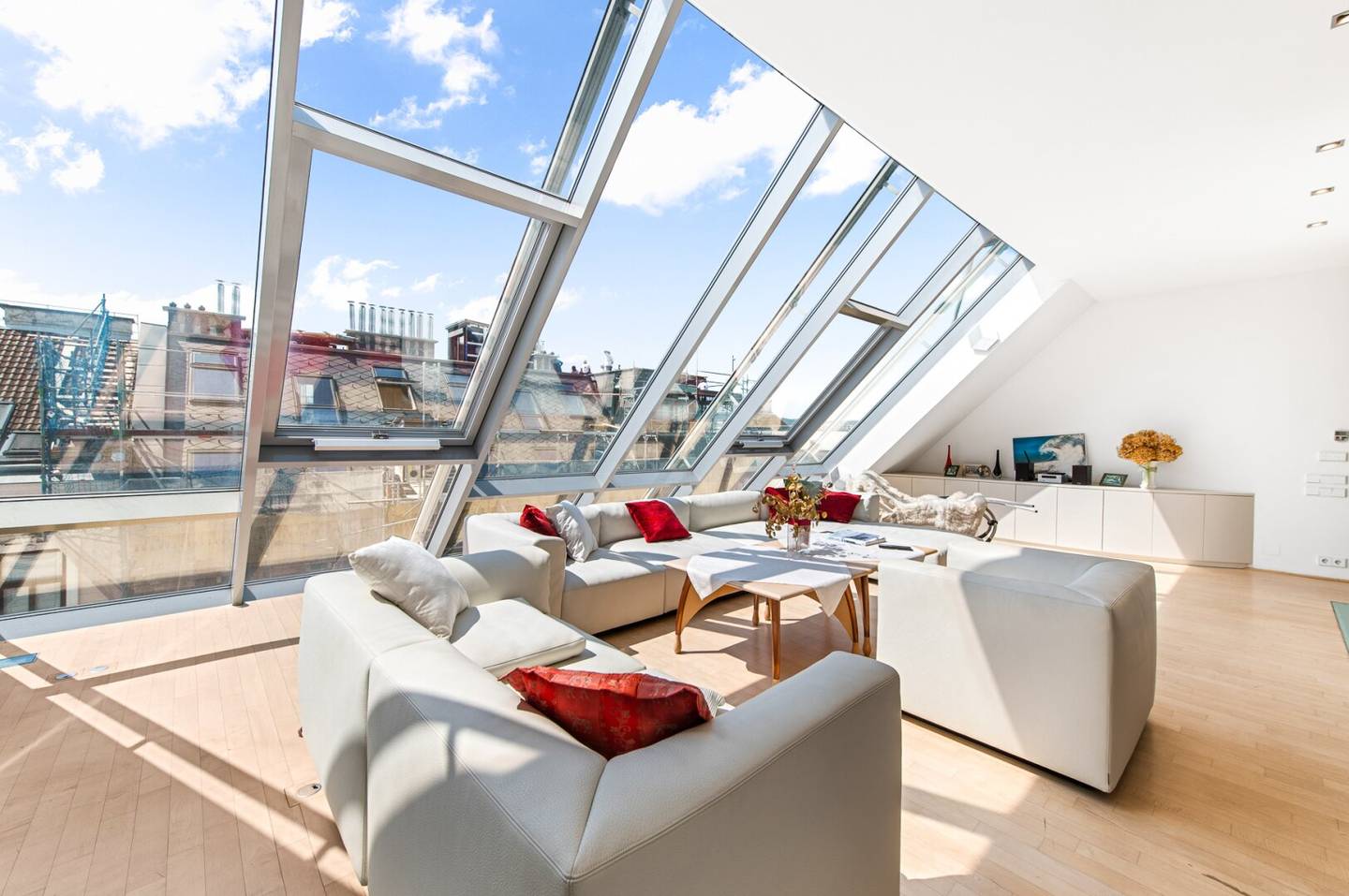 Penthouse mit Dachgarten und Karlskirche Blick