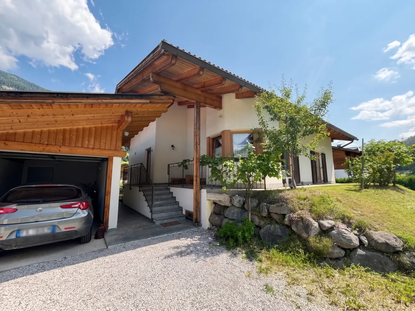 Bungalow with terrace in quiet location near ski and hiking areas