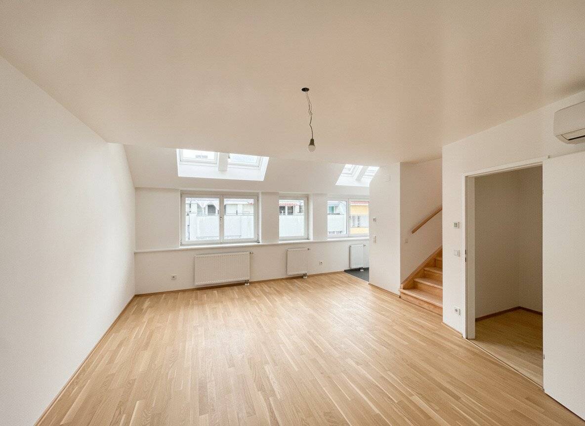Lichtdurchflutete Maisonettewohnung mit Klimaanlage
