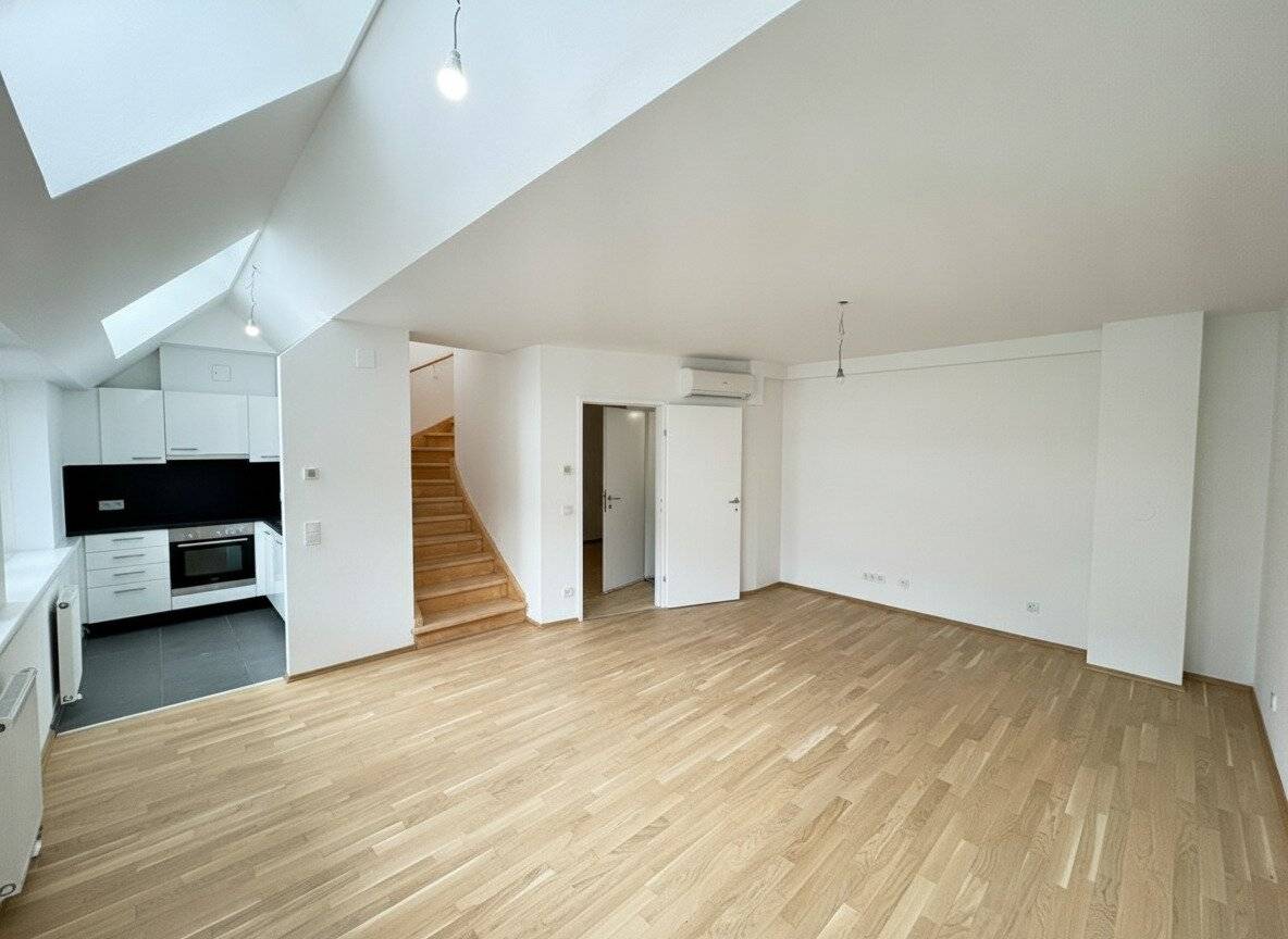 Lichtdurchflutete Maisonettewohnung mit Klimaanlage