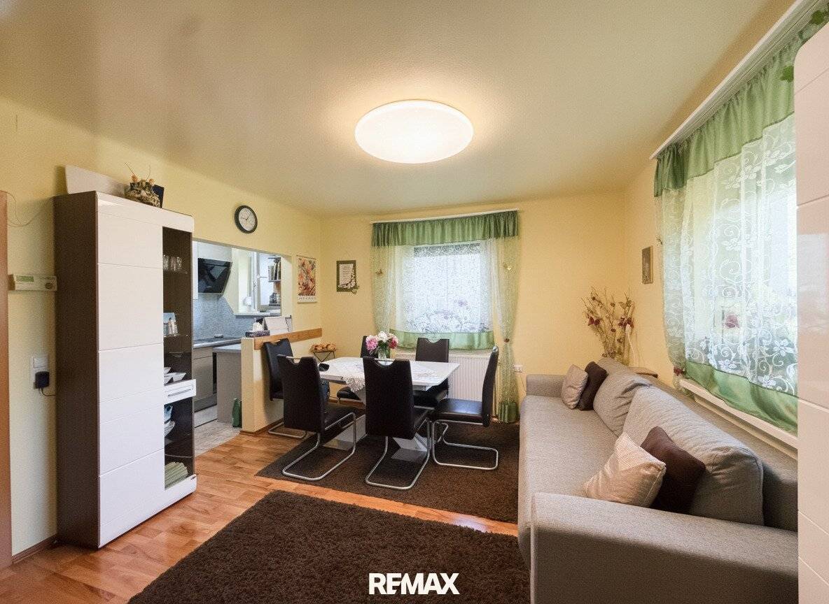 Wohnung mit Grünblick und frisch modernisiert