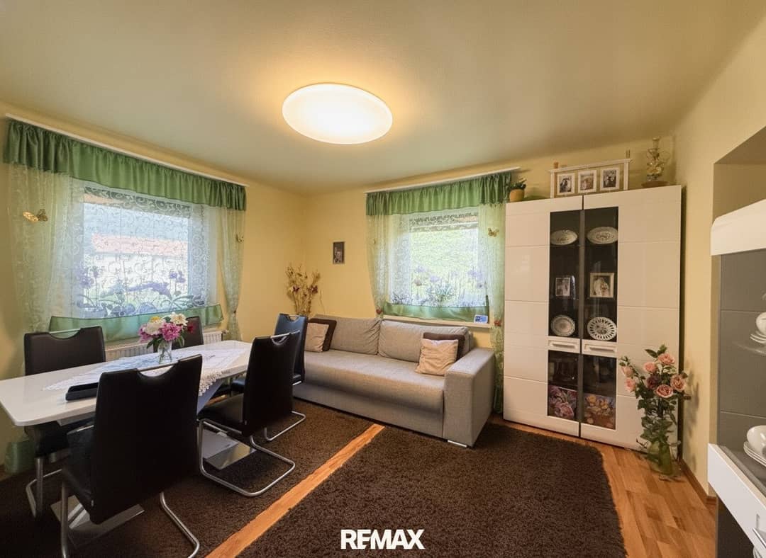 Wohnung mit Grünblick und frisch modernisiert